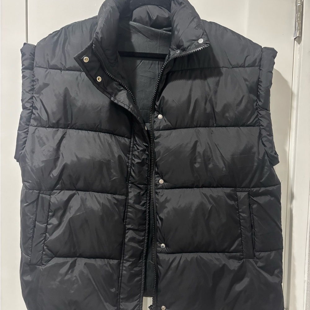 Women’s oversized Black Puffer Vest